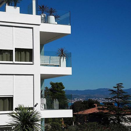 Stylish Apartment 100 M From The Beach Opatija Exteriör bild