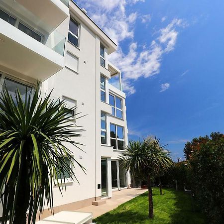 Stylish Apartment 100 M From The Beach Opatija Exteriör bild