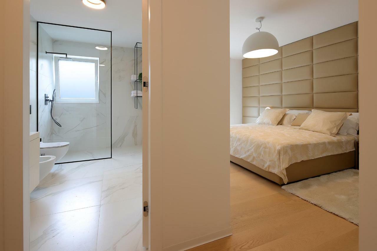 Stylish Apartment 100 M From The Beach Opatija Exteriör bild