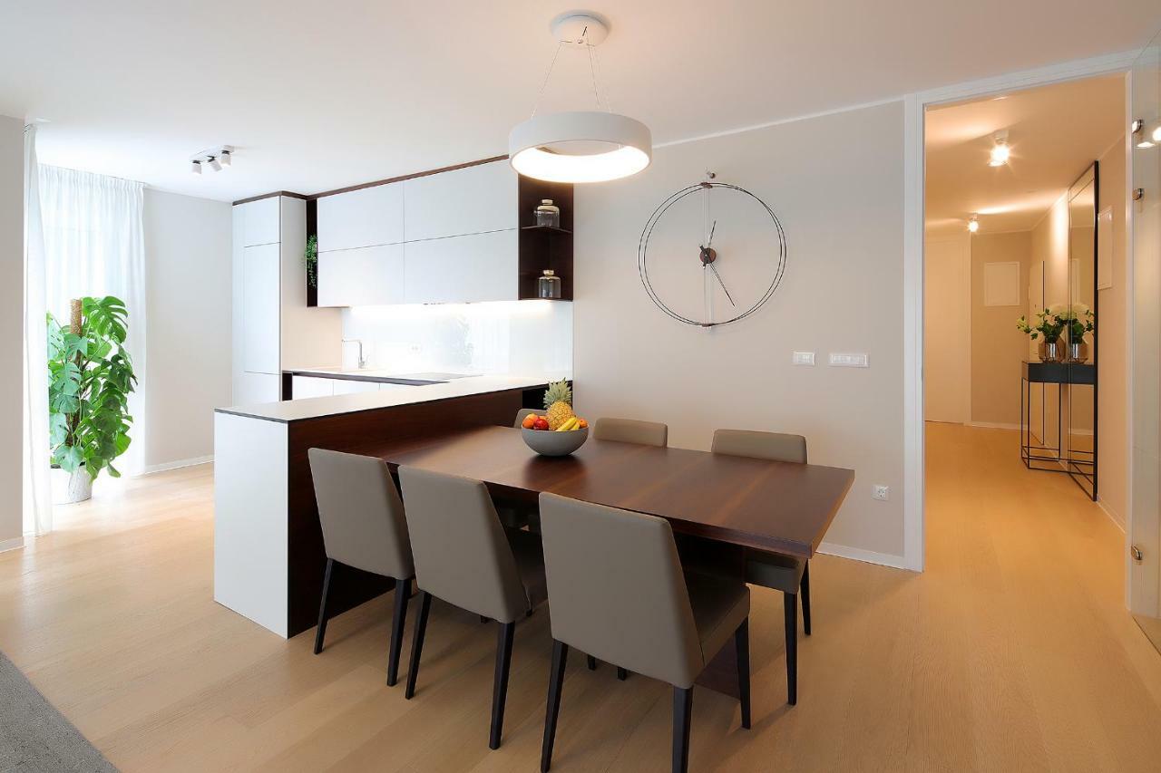 Stylish Apartment 100 M From The Beach Opatija Exteriör bild