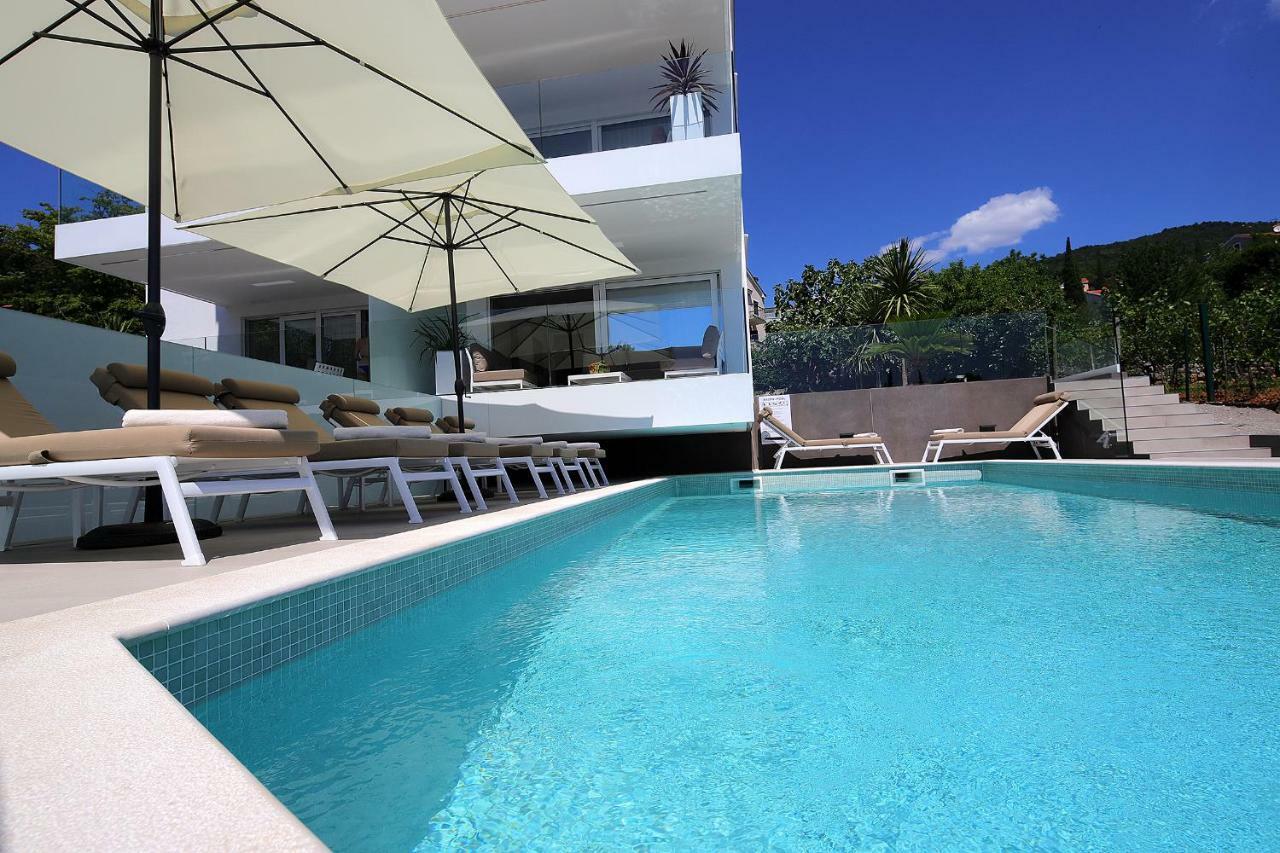 Stylish Apartment 100 M From The Beach Opatija Exteriör bild