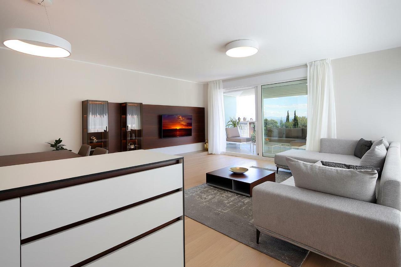 Stylish Apartment 100 M From The Beach Opatija Exteriör bild