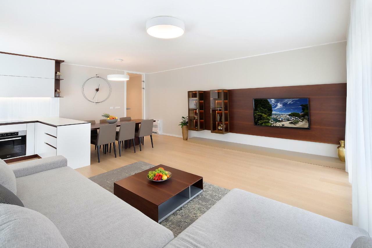 Stylish Apartment 100 M From The Beach Opatija Exteriör bild