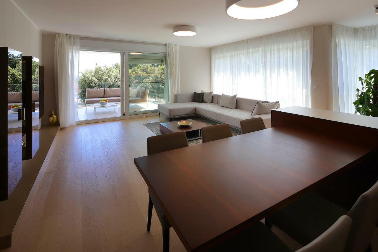 Stylish Apartment 100 M From The Beach Opatija Exteriör bild