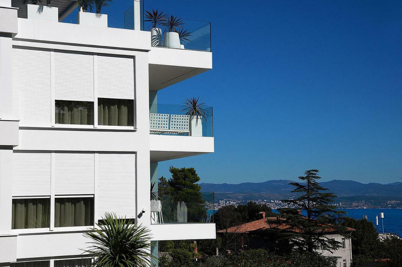 Stylish Apartment 100 M From The Beach Opatija Exteriör bild