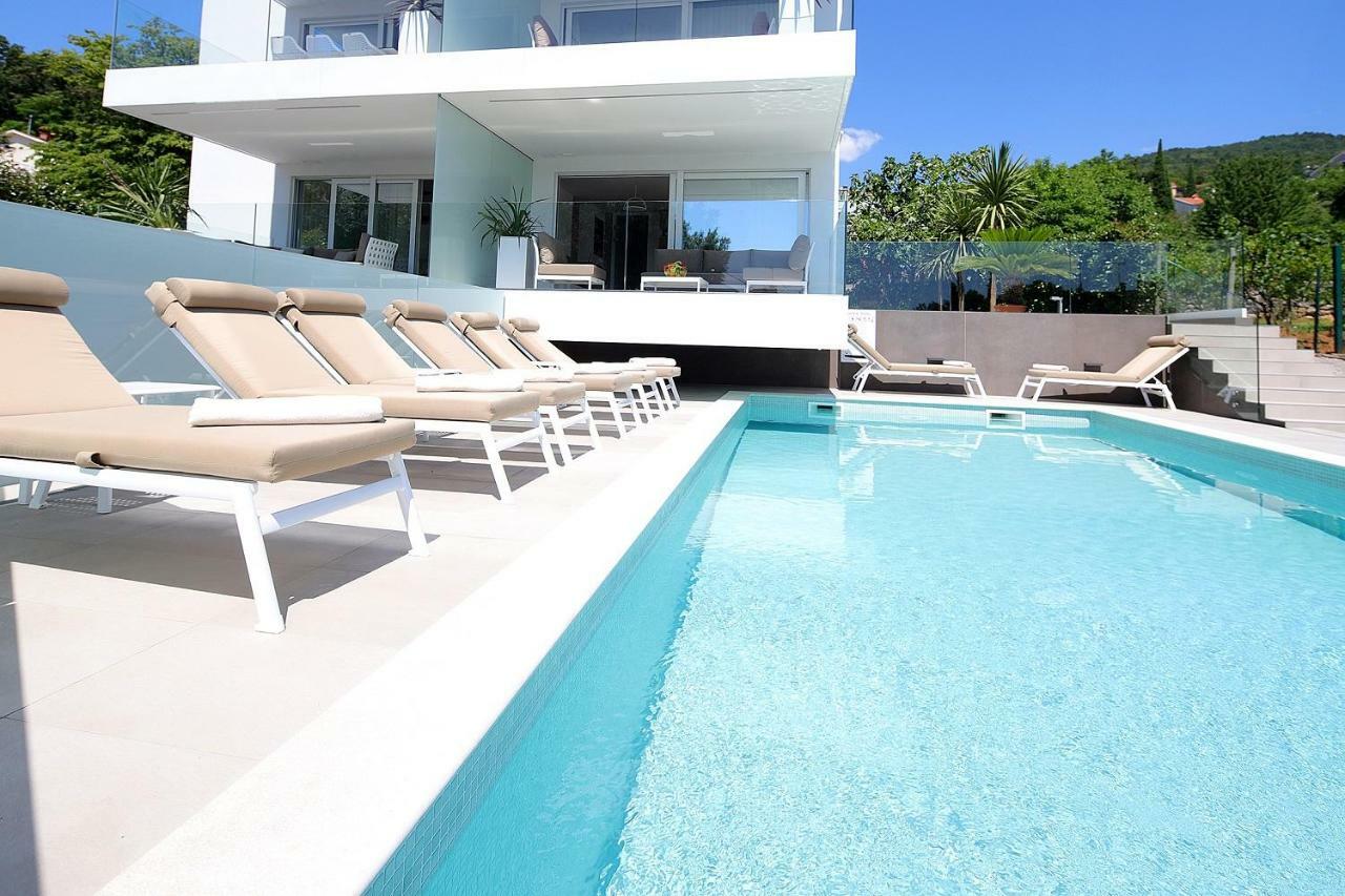 Stylish Apartment 100 M From The Beach Opatija Exteriör bild