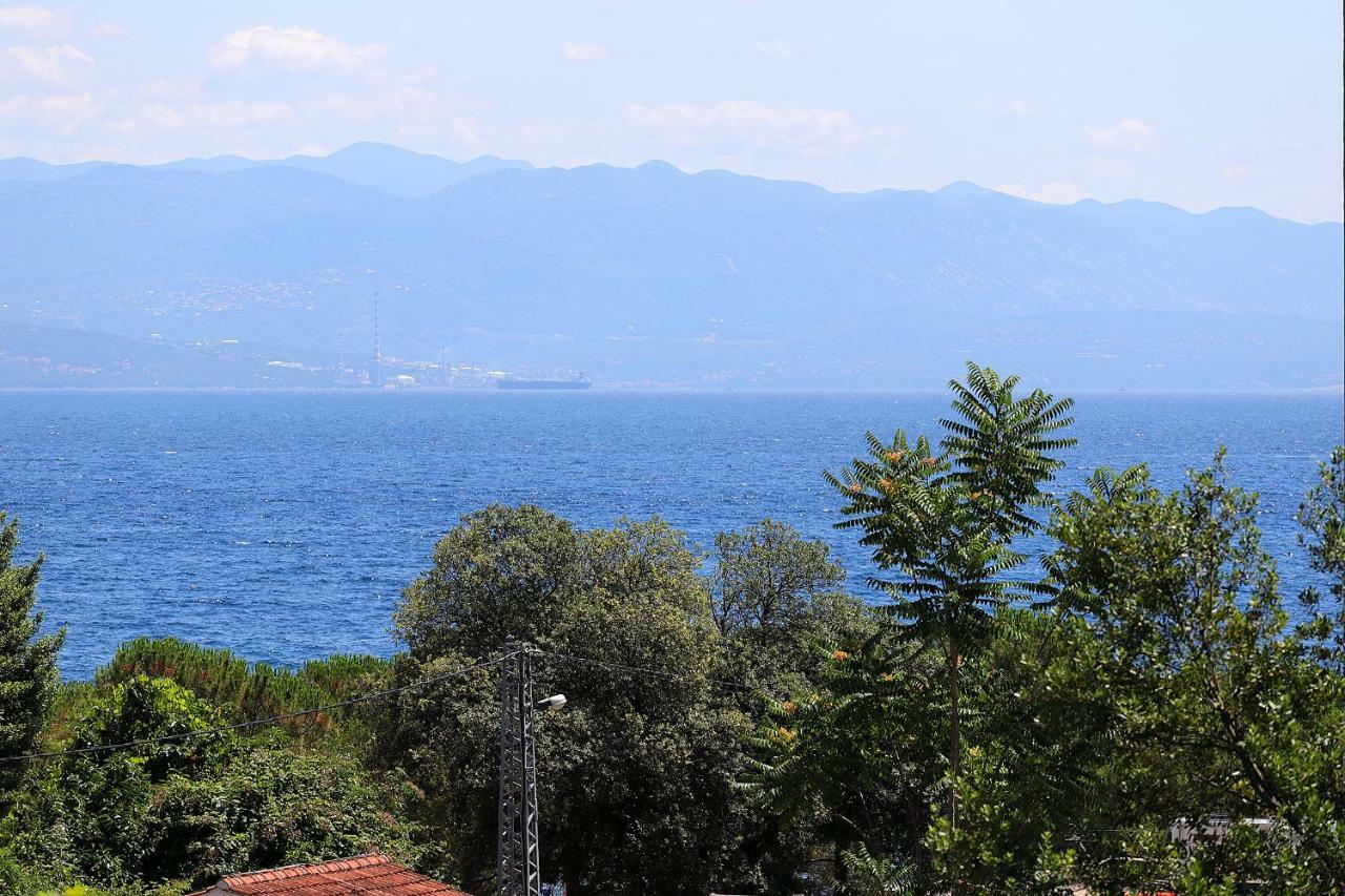 Stylish Apartment 100 M From The Beach Opatija Exteriör bild