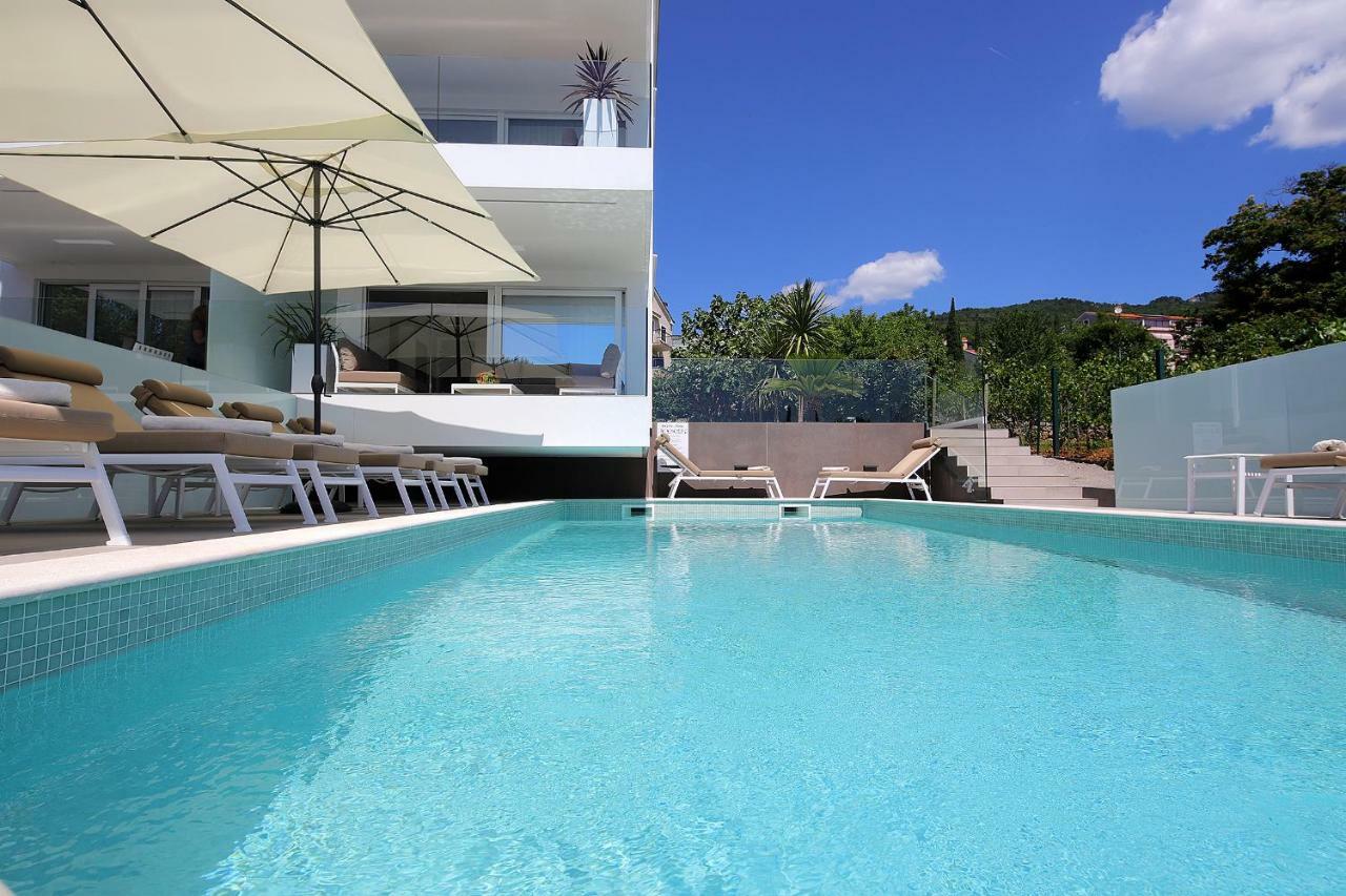 Stylish Apartment 100 M From The Beach Opatija Exteriör bild